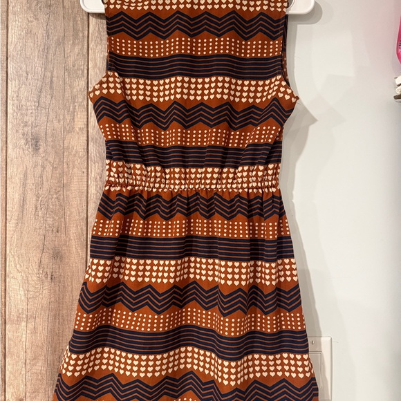 BeBop Heart Print Sleeveless Collared Rust and Blue Mini Dress - Picture 2 of 3